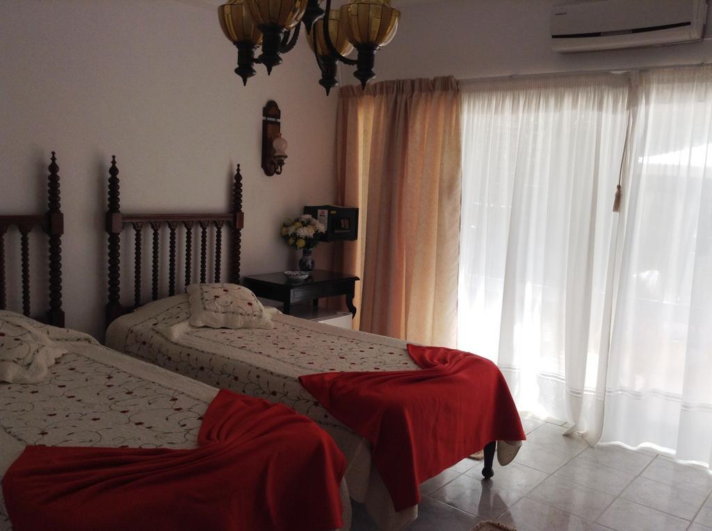Casa Amarela Guesthouse Лагуш Экстерьер фото