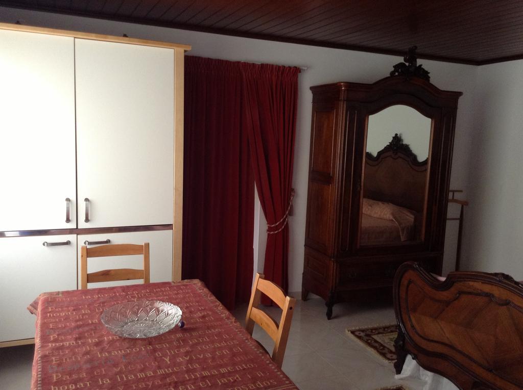 Casa Amarela Guesthouse Лагуш Номер фото